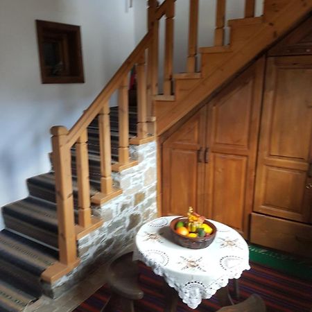 Hotel Тодорината Къща Leshten Esterno foto