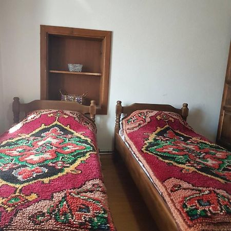 Hotel Тодорината Къща Leshten Esterno foto