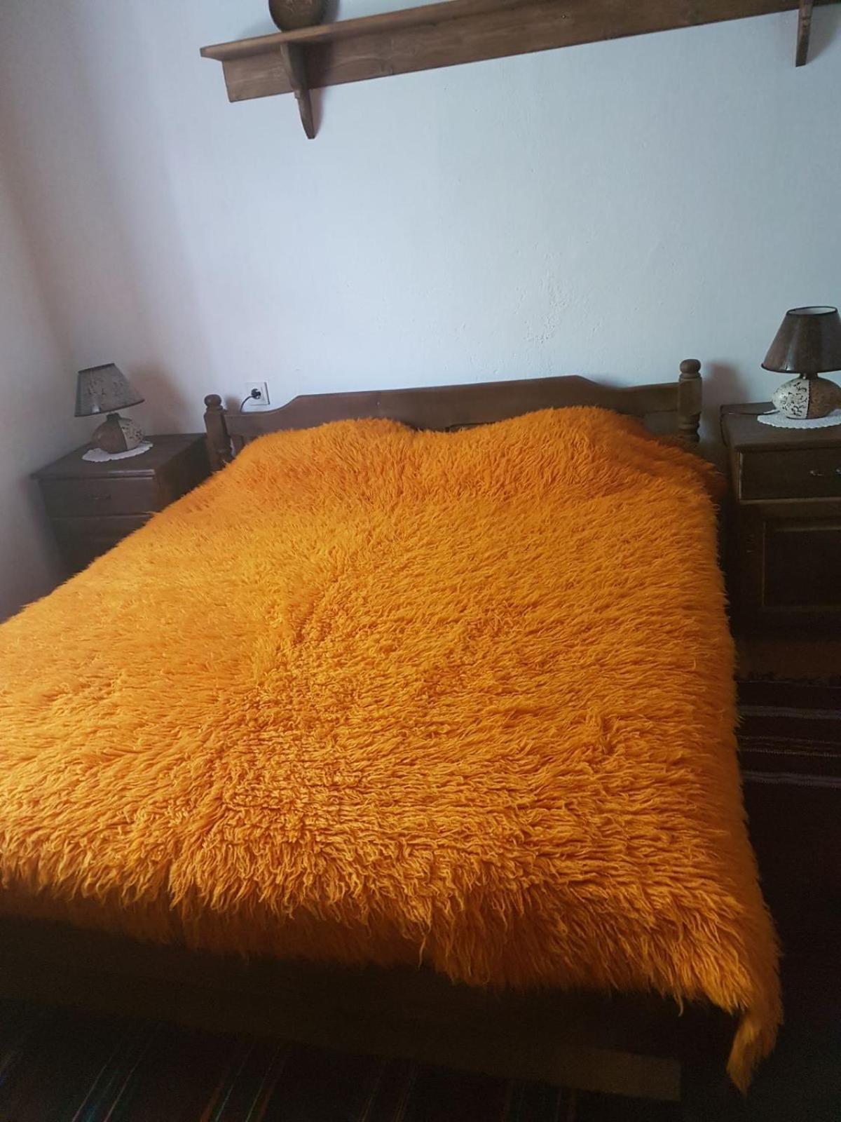 Hotel Тодорината Къща Leshten Esterno foto